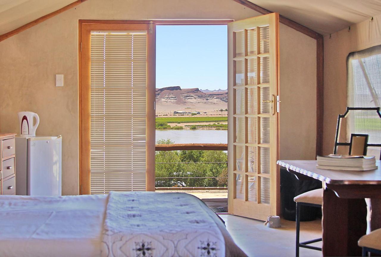 Frontier River Resort Vioolsdrif Bagian luar foto