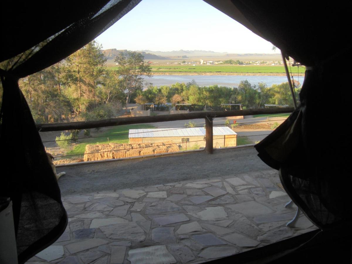 Frontier River Resort Vioolsdrif Bagian luar foto